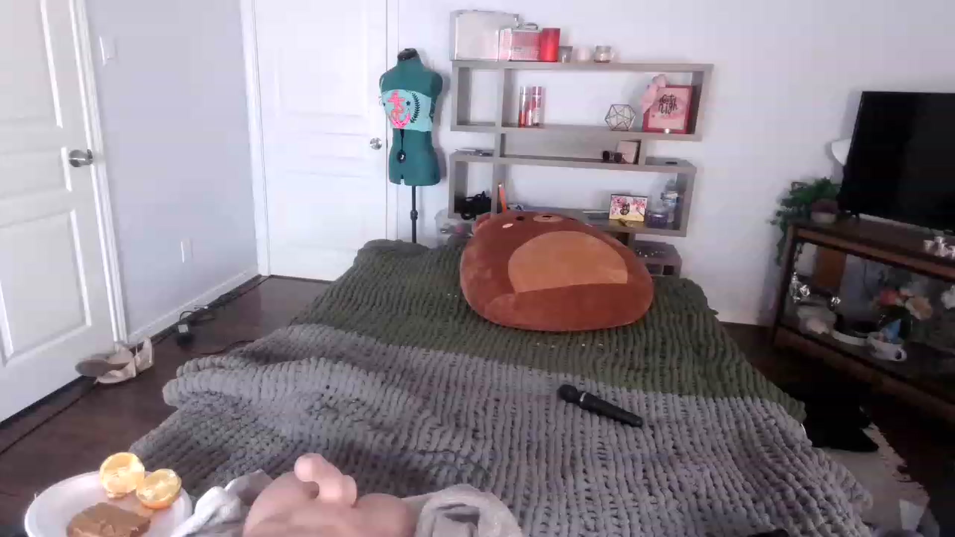 Gallery image thumbnail from Bunnydathug's myfreecams stream on, 11/27/2022, 20:56 image 12 of 20