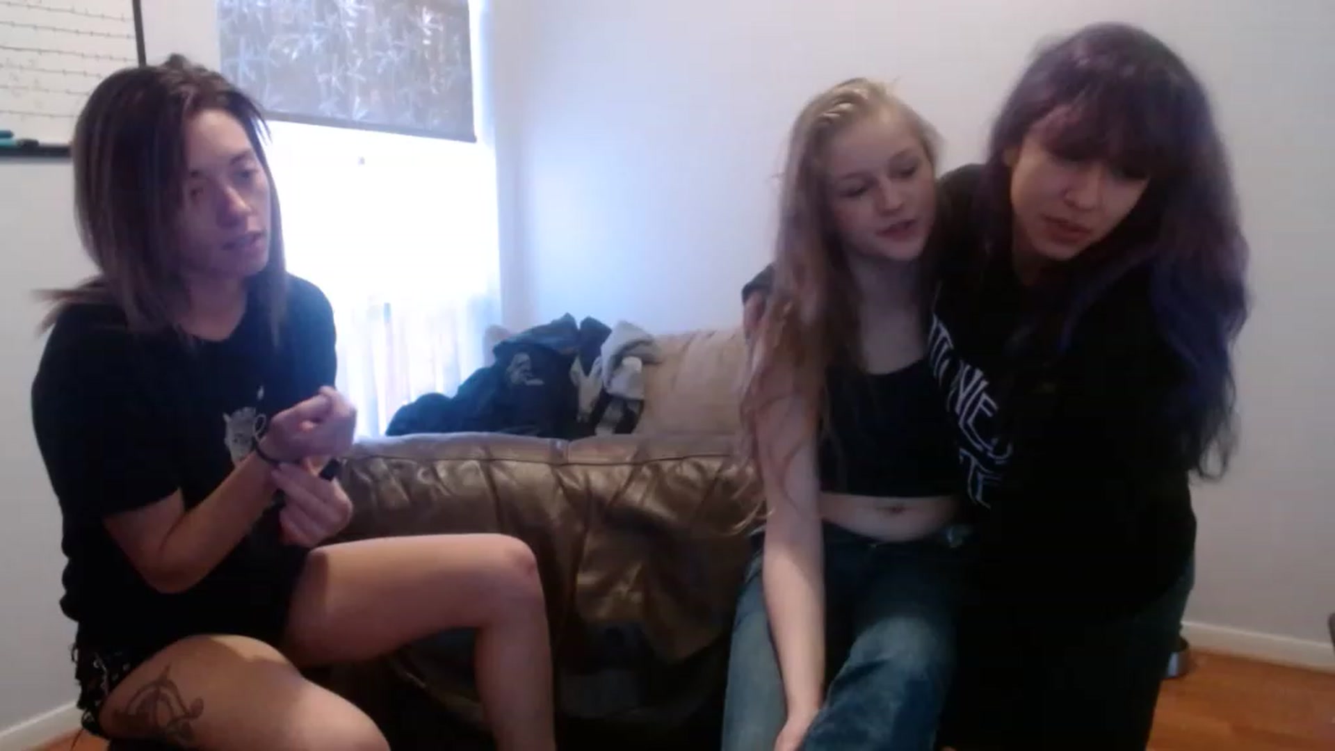 Gallery image thumbnail from Bunnydathug's myfreecams stream on, 11/28/2022, 18:16 image 10 of 20