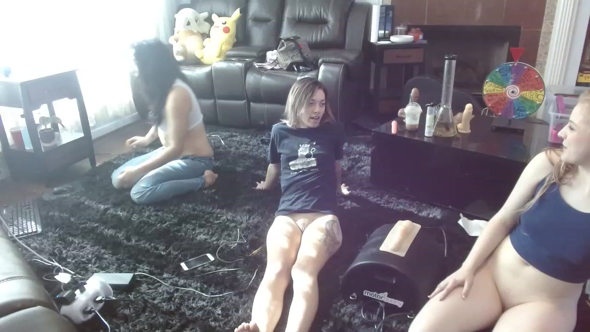 Gallery image thumbnail from Bunnydathug's myfreecams stream on, 11/28/2022, 20:07 image 3 of 20