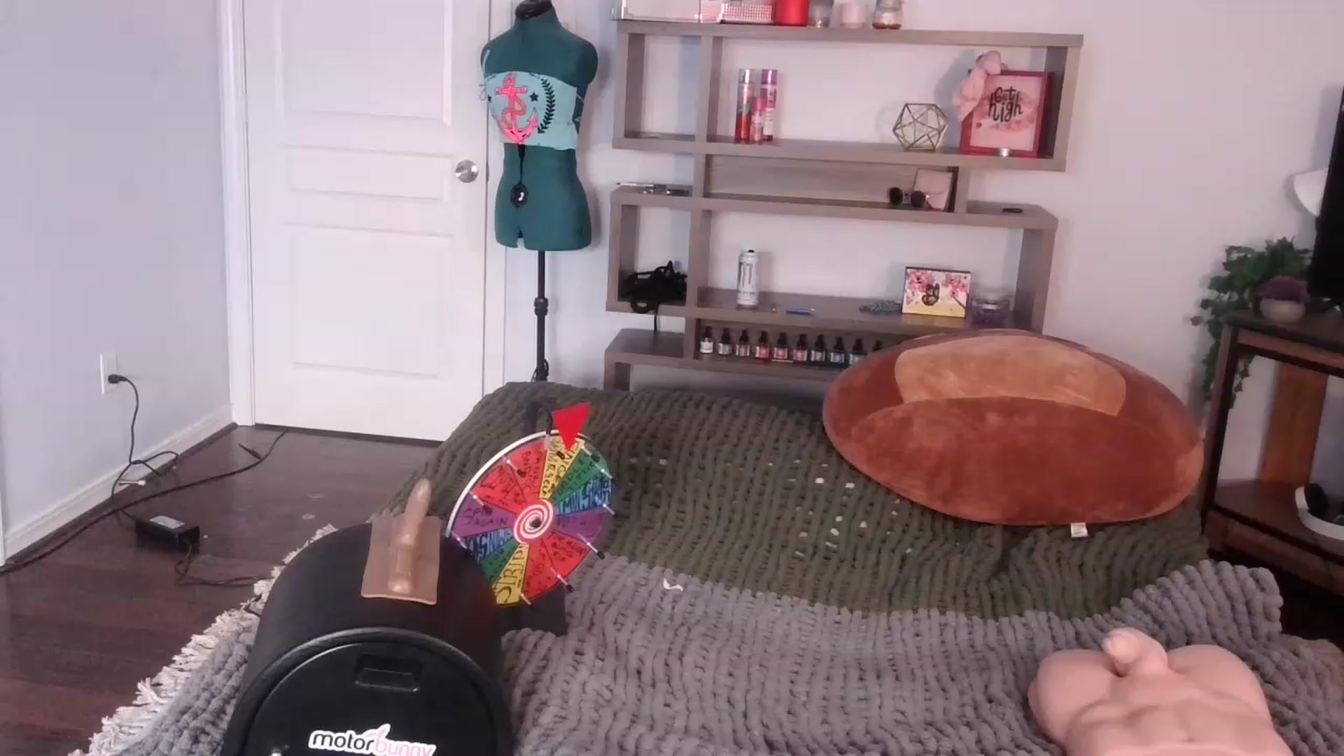 Gallery image thumbnail from Bunnydathug's myfreecams stream on, 12/01/2022, 22:19 image 17 of 20