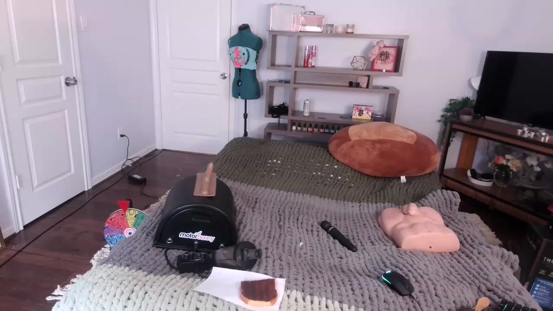 Gallery image thumbnail from Bunnydathug's myfreecams stream on, 12/02/2022, 18:34 image 20 of 20