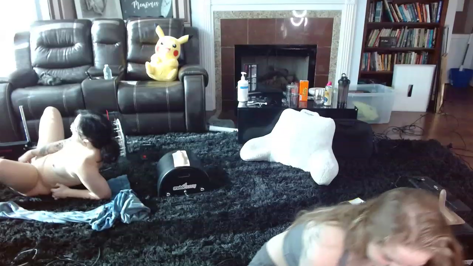 Gallery image thumbnail from Bunnydathug's myfreecams stream on, 12/05/2022, 17:00 image 18 of 20