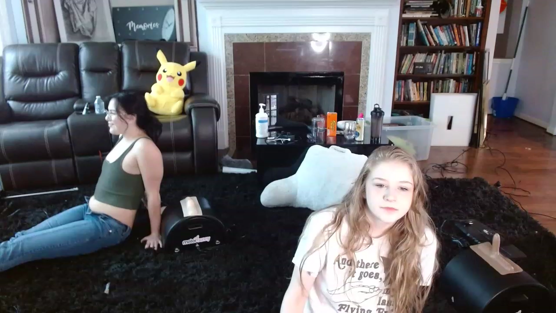 Gallery image thumbnail from Bunnydathug's myfreecams stream on, 12/05/2022, 17:00 image 8 of 20