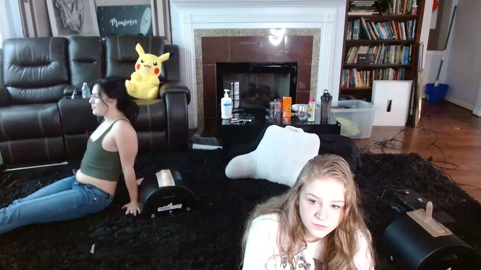 Gallery image thumbnail from Bunnydathug's myfreecams stream on, 12/05/2022, 17:00 image 7 of 20