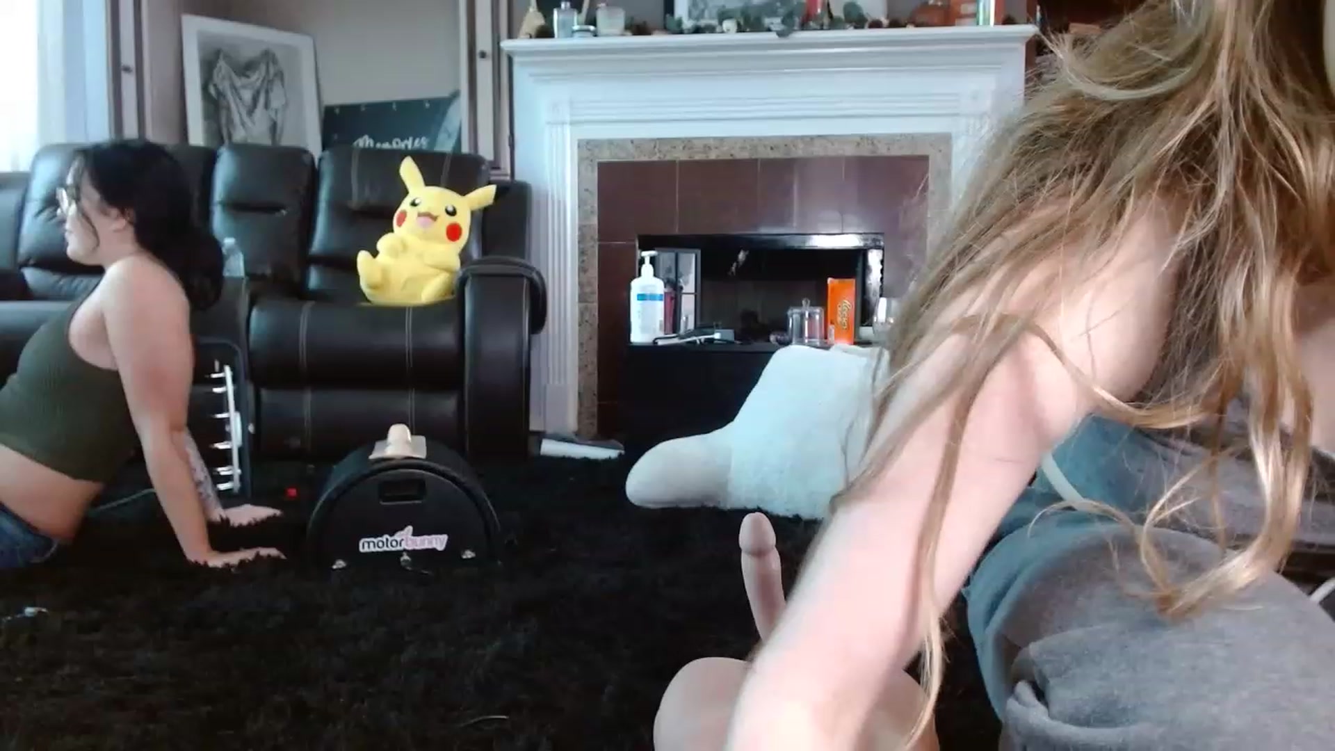 Gallery image thumbnail from Bunnydathug's myfreecams stream on, 12/05/2022, 18:44 image 5 of 20