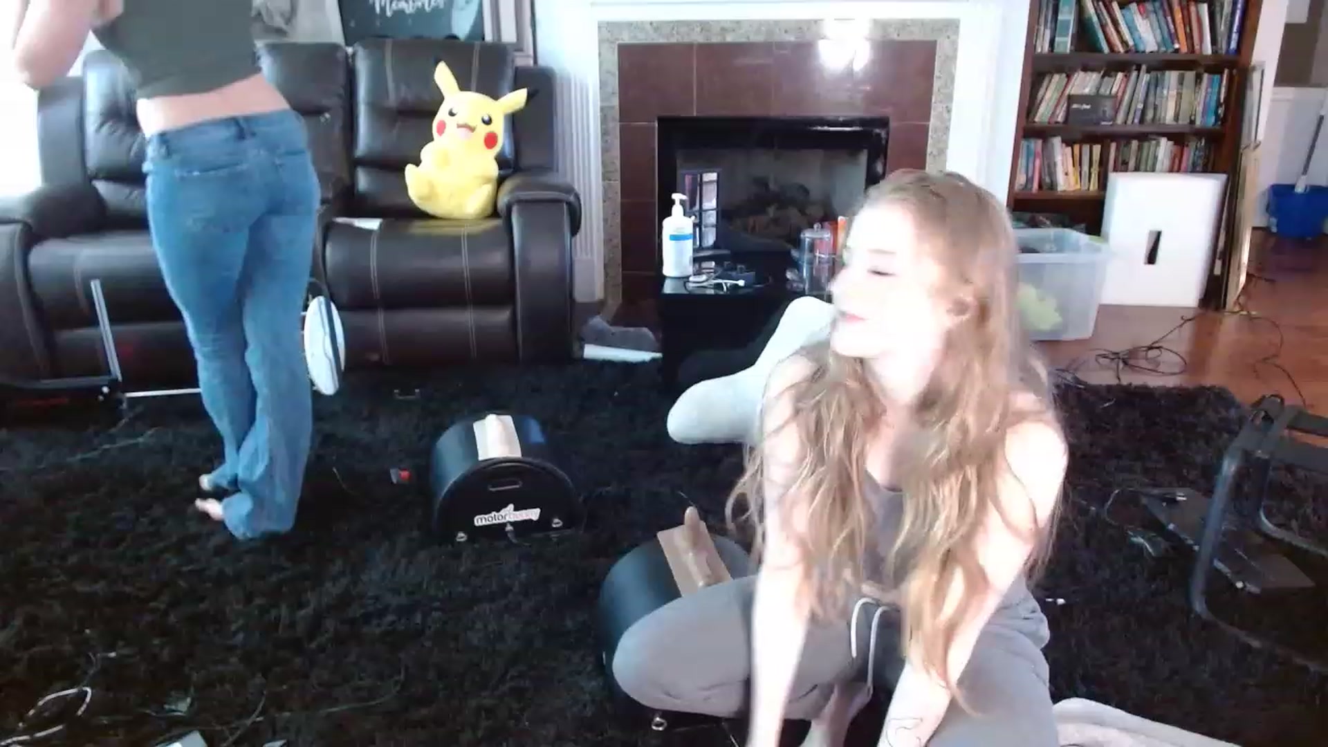 Gallery image thumbnail from Bunnydathug's myfreecams stream on, 12/05/2022, 18:44 image 10 of 20