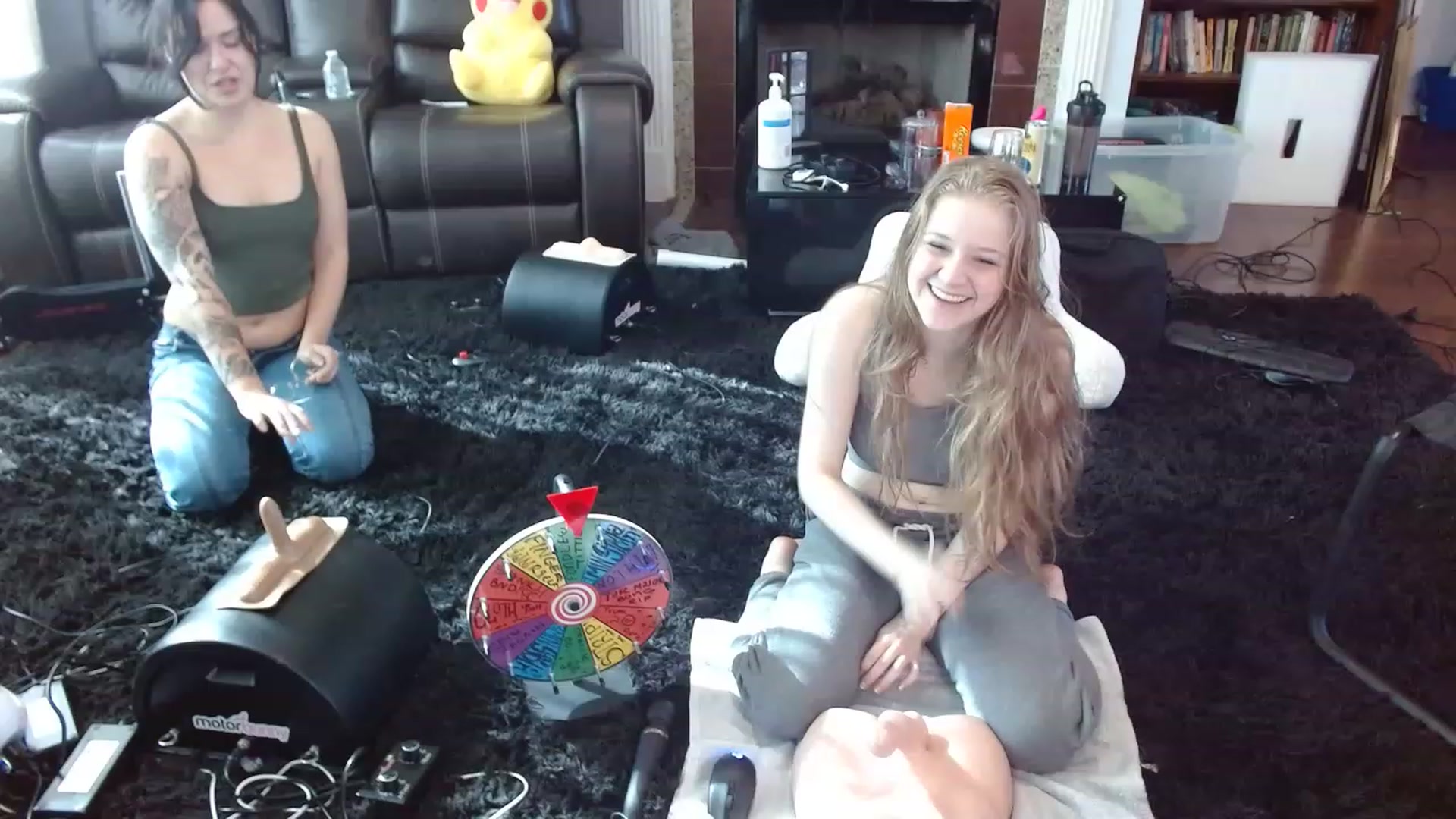 Gallery image thumbnail from Bunnydathug's myfreecams stream on, 12/05/2022, 21:19 image 3 of 20