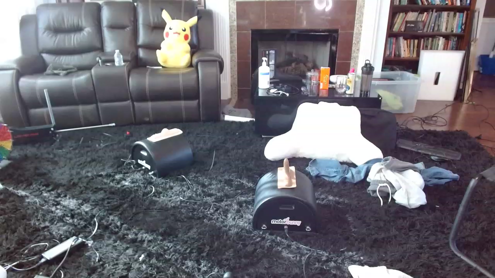 Gallery image thumbnail from Bunnydathug's myfreecams stream on, 12/05/2022, 21:19 image 6 of 20