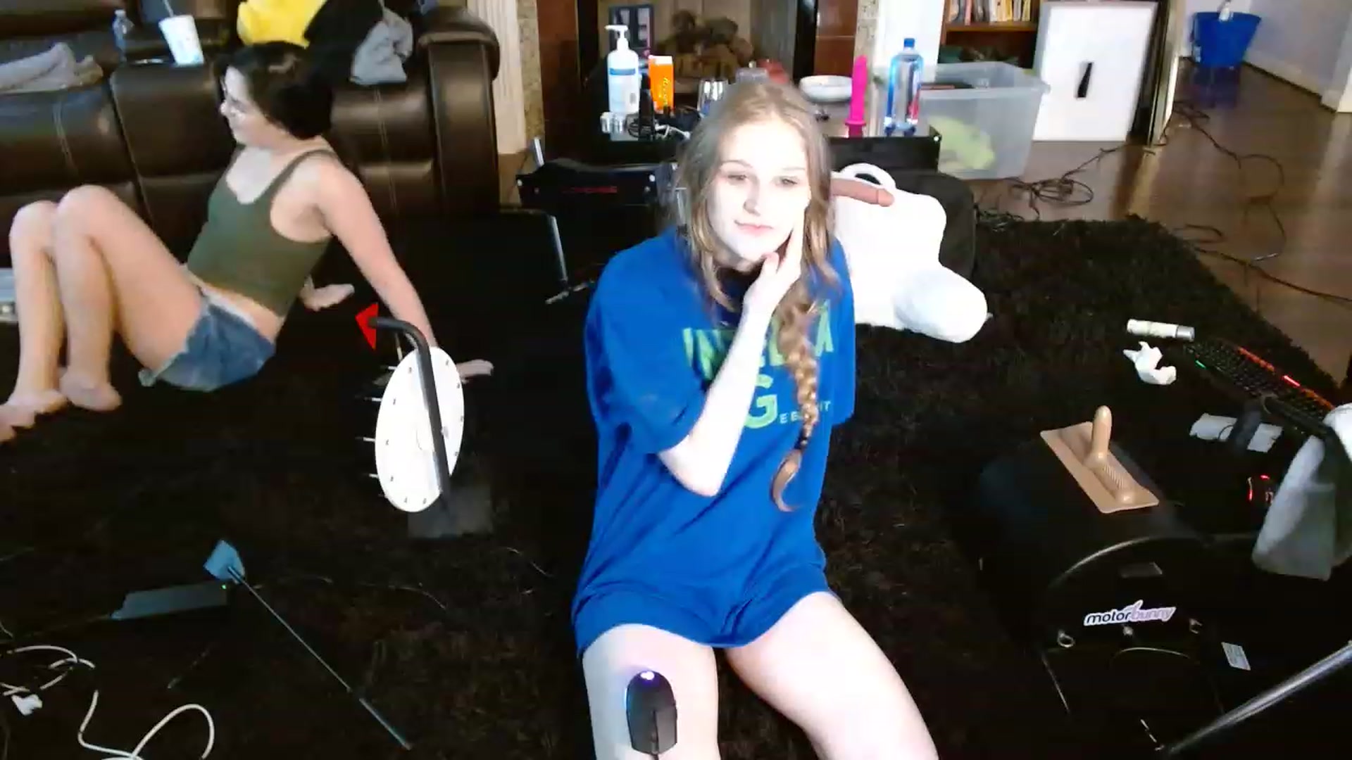 Gallery image thumbnail from Bunnydathug's myfreecams stream on, 12/07/2022, 24:01 image 6 of 20