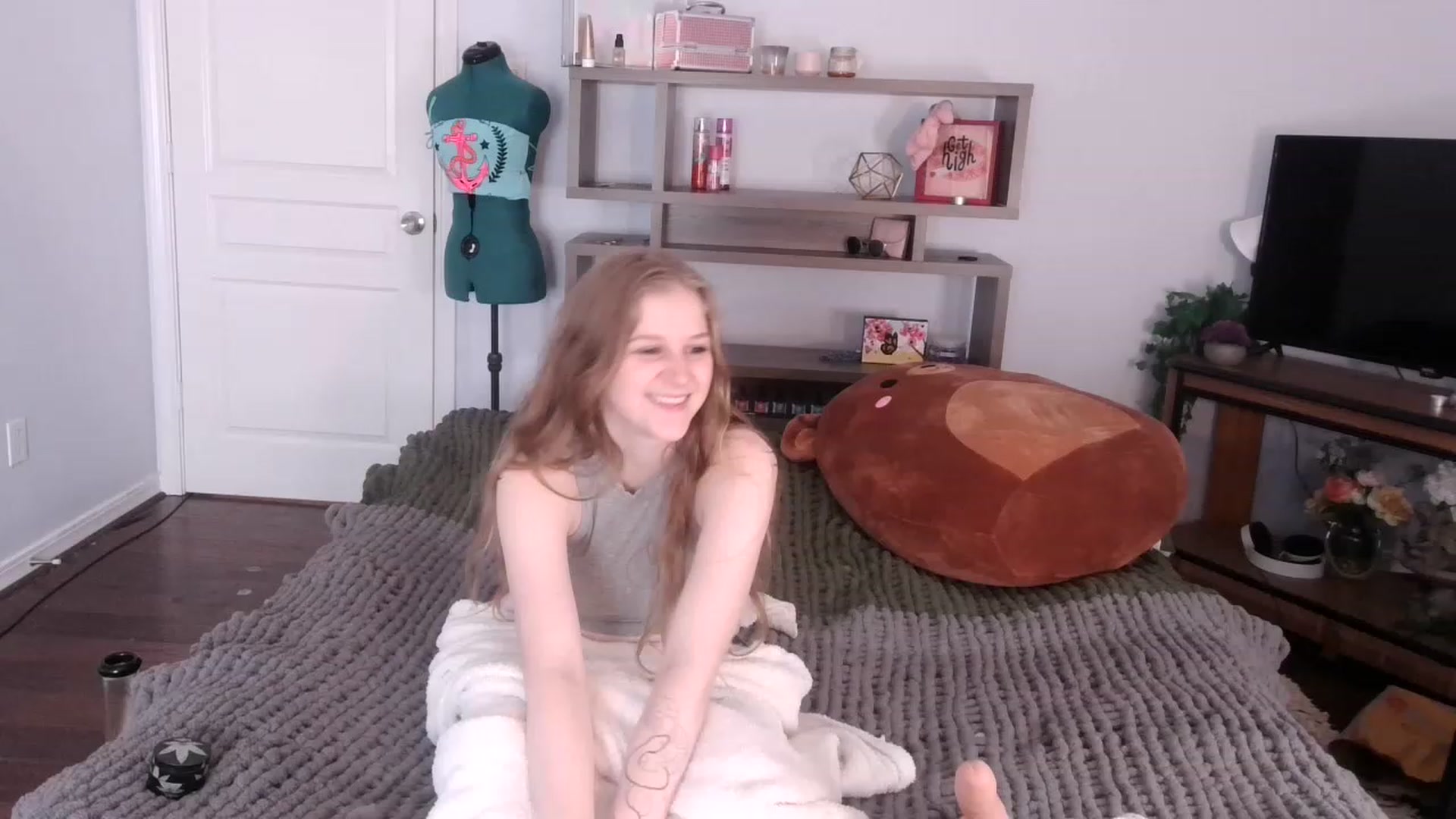 Gallery image thumbnail from Bunnydathug's myfreecams stream on, 12/08/2022, 18:26 image 4 of 20