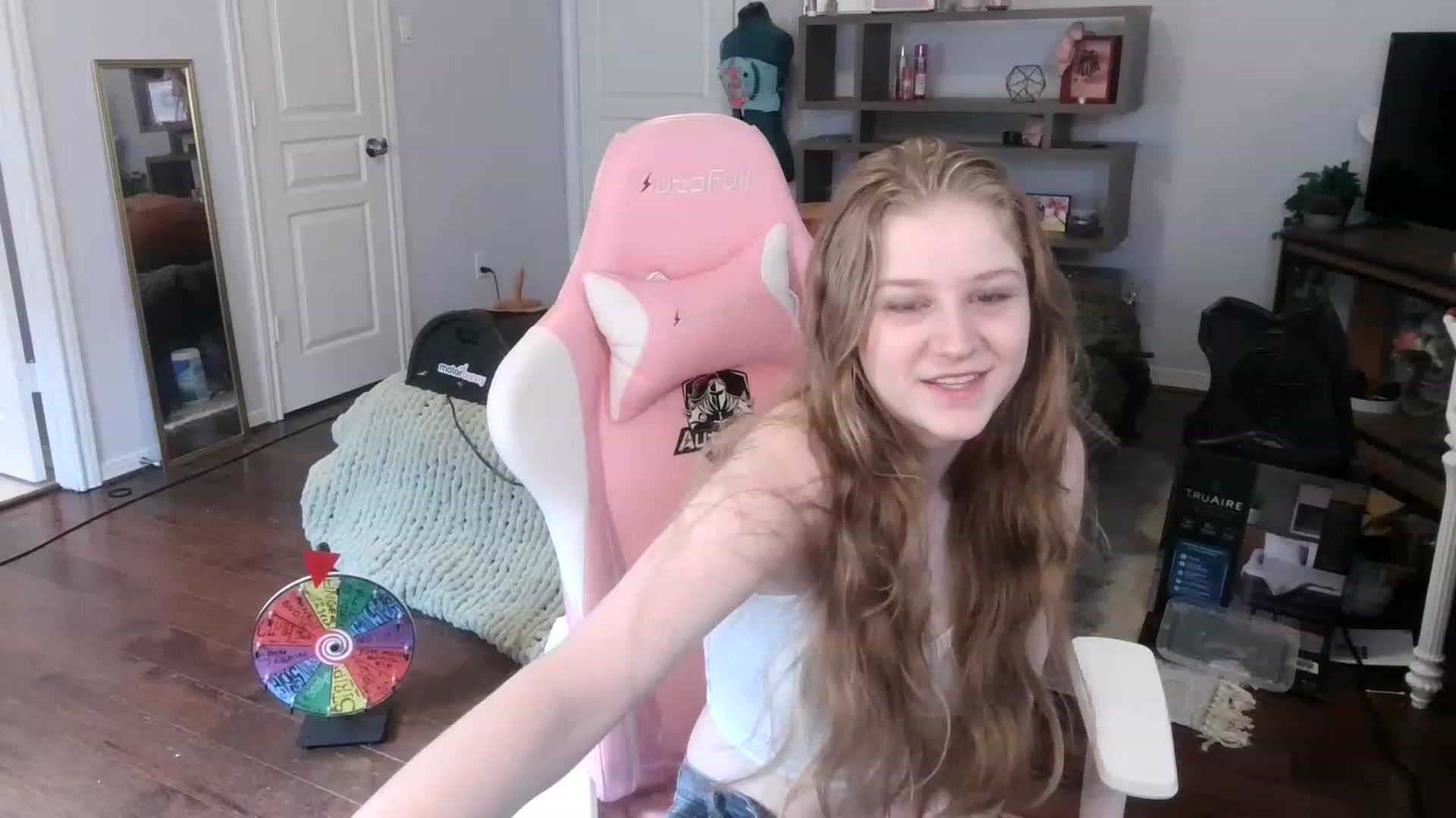 Gallery image thumbnail from Bunnydathug's myfreecams stream on, 12/09/2022, 17:06 image 1 of 20
