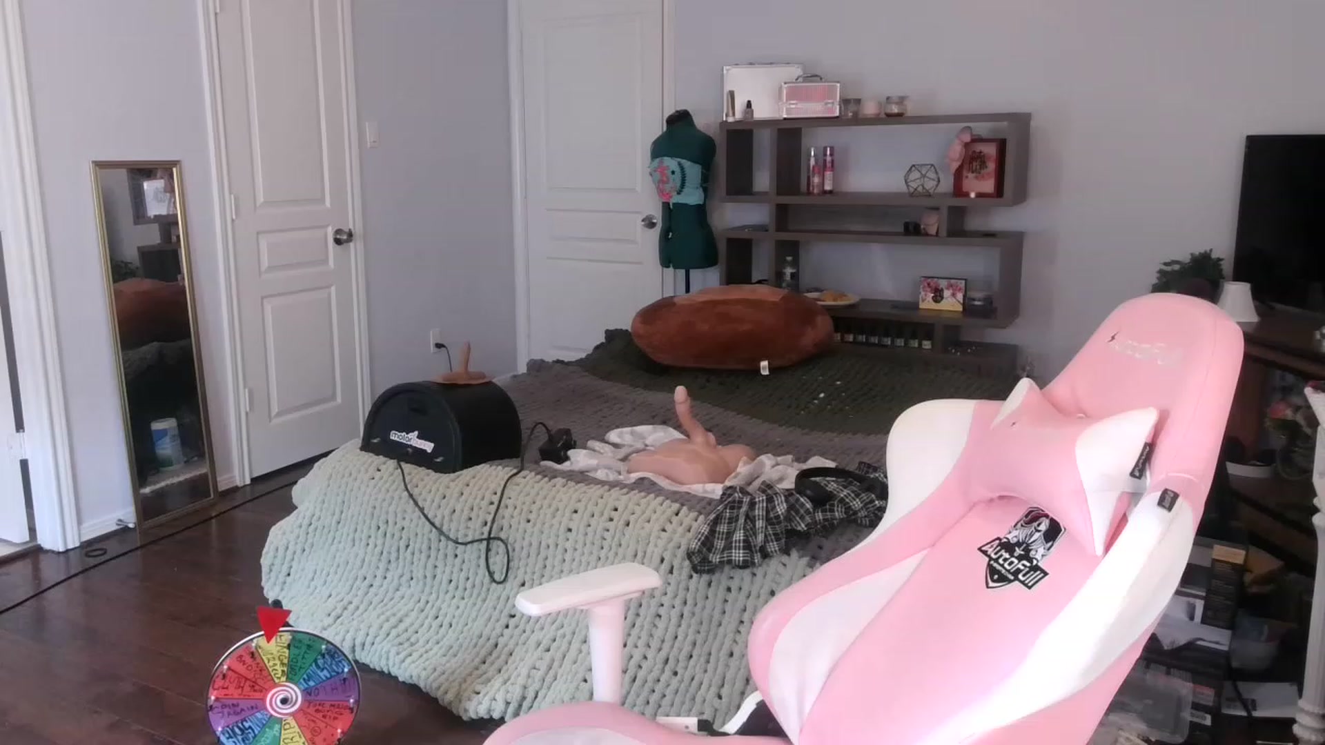 Gallery image thumbnail from Bunnydathug's myfreecams stream on, 12/09/2022, 17:06 image 5 of 20