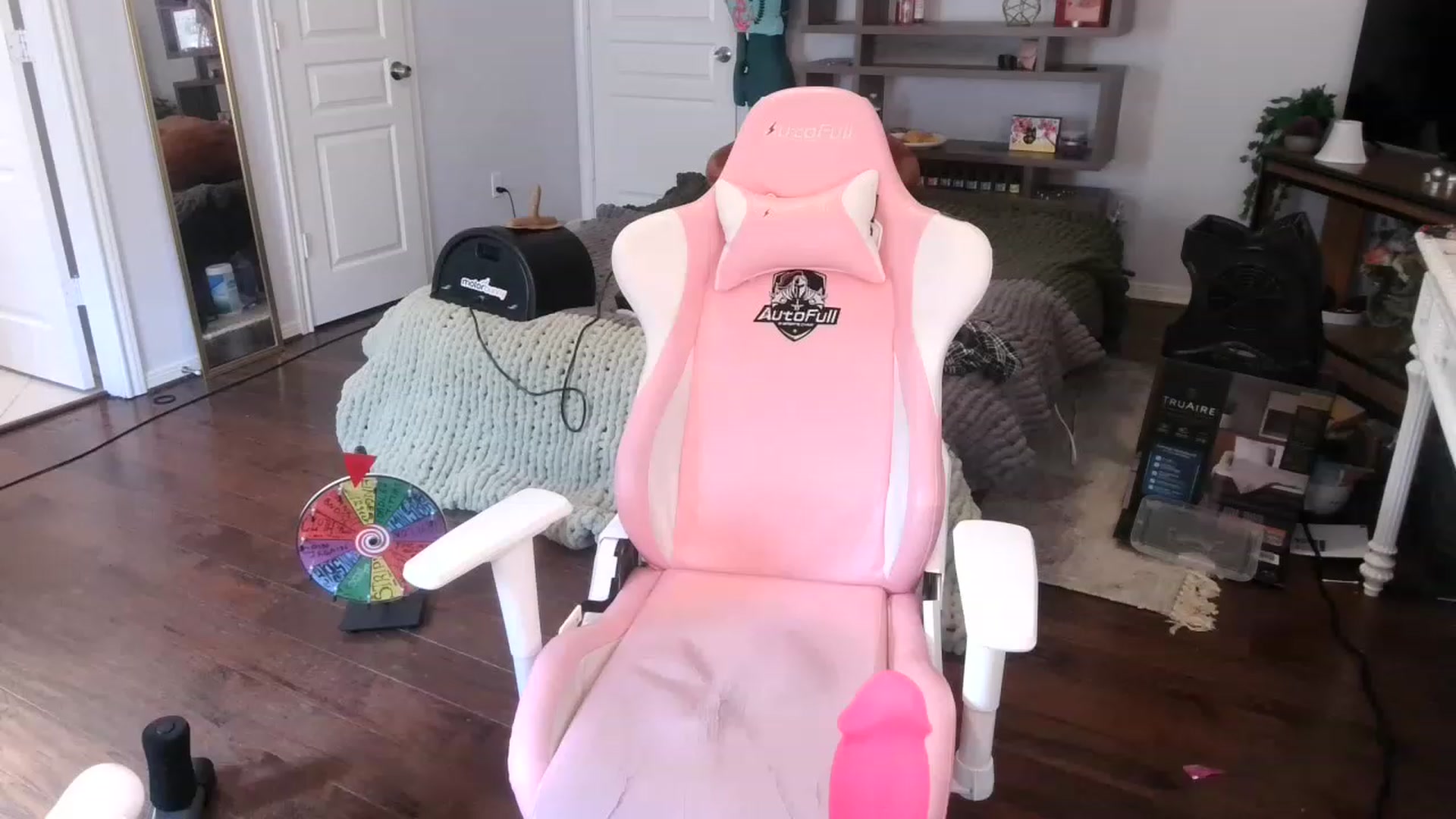 Gallery image thumbnail from Bunnydathug's myfreecams stream on, 12/09/2022, 20:50 image 11 of 20