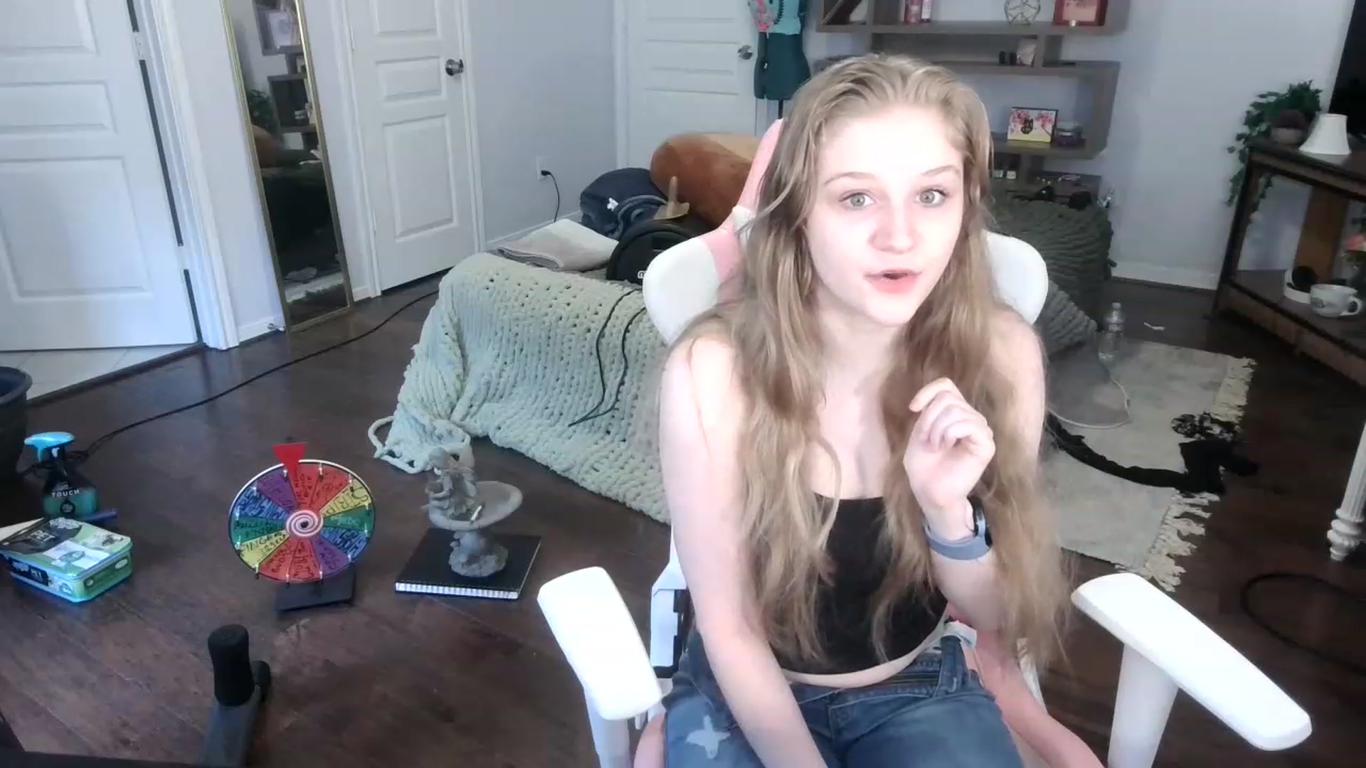 Gallery image thumbnail from Bunnydathug's myfreecams stream on, 12/12/2022, 15:58 image 10 of 20