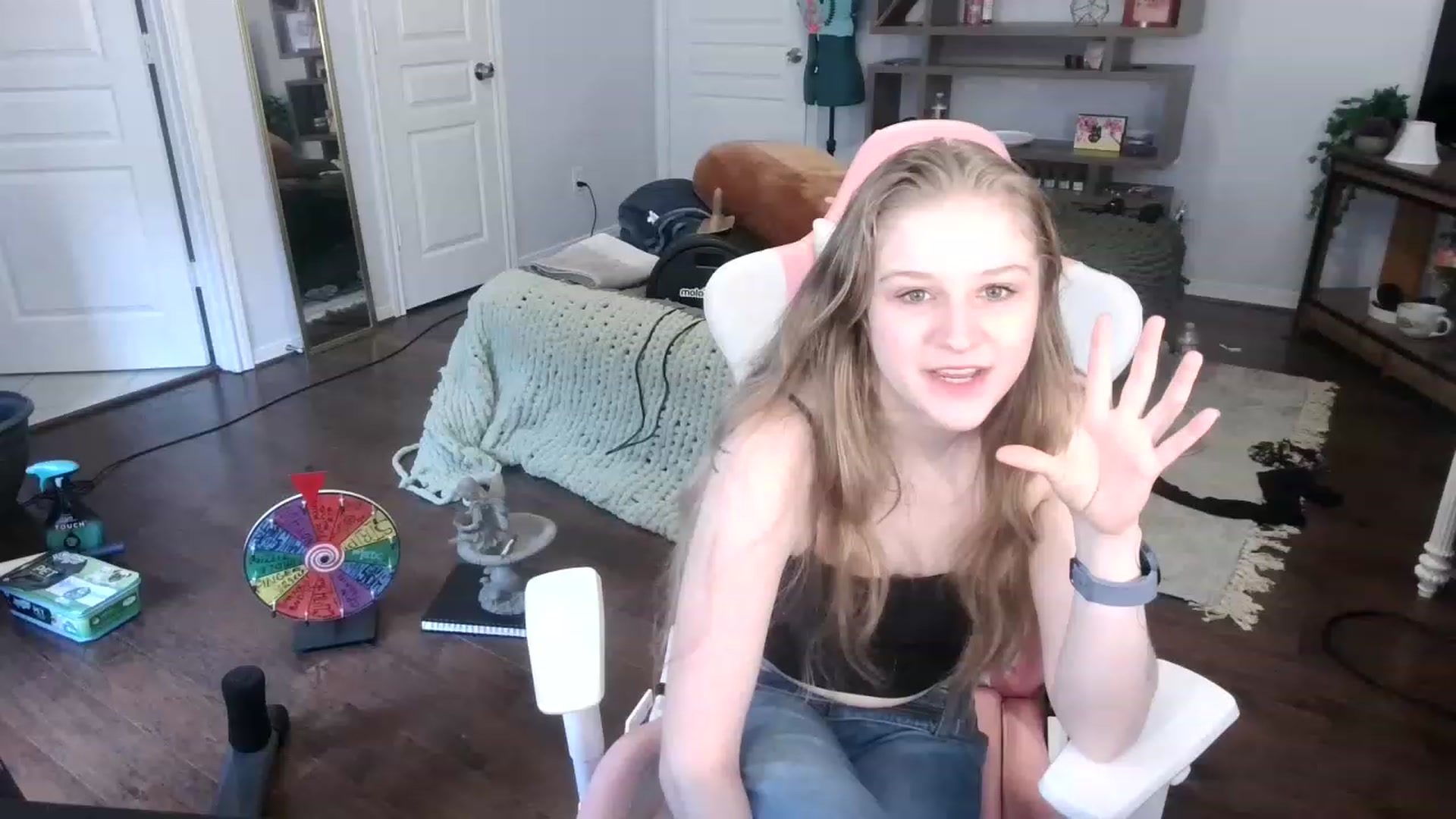 Gallery image thumbnail from Bunnydathug's myfreecams stream on, 12/12/2022, 15:58 image 14 of 20