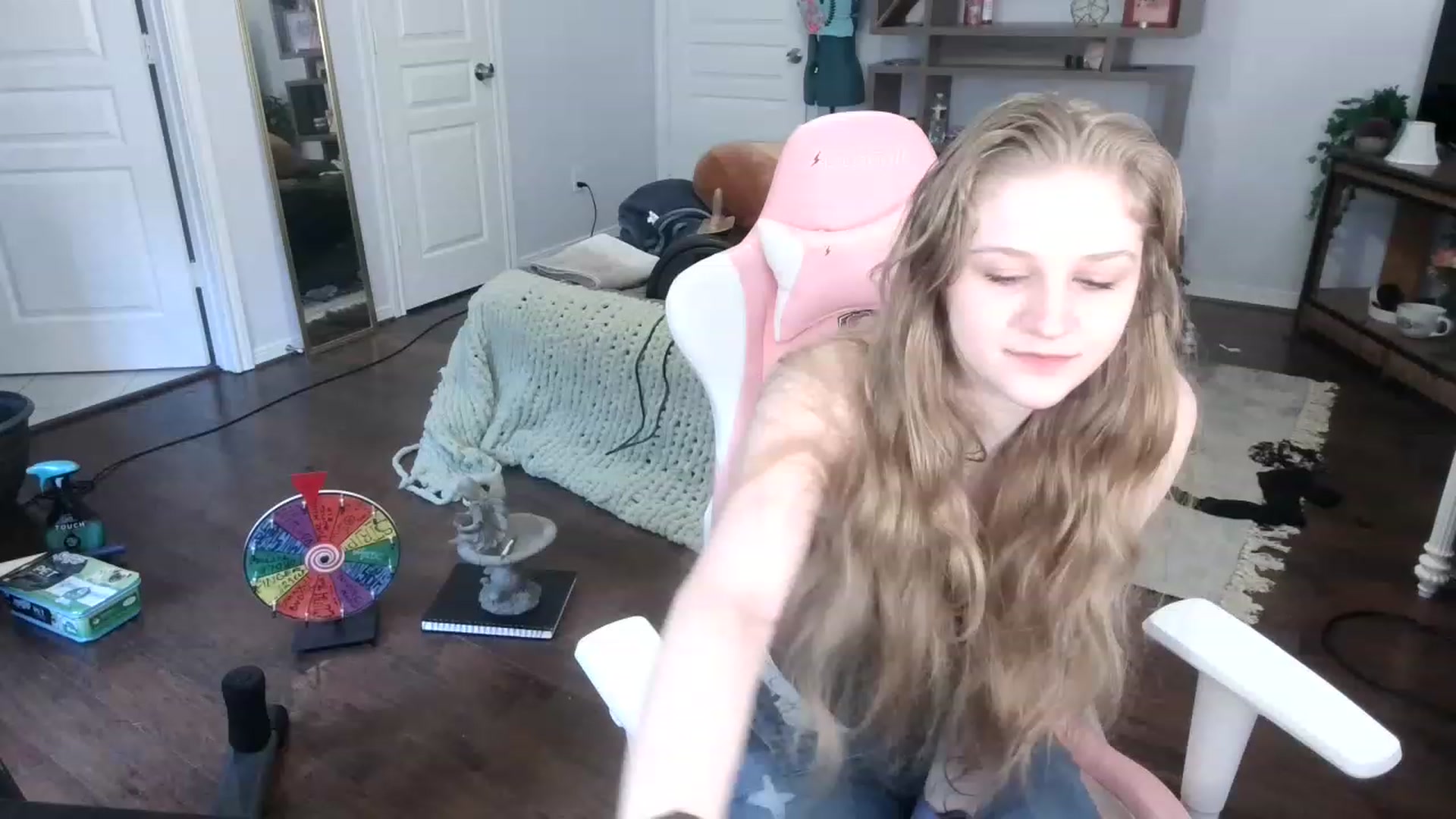 Gallery image thumbnail from Bunnydathug's myfreecams stream on, 12/12/2022, 15:58 image 8 of 20