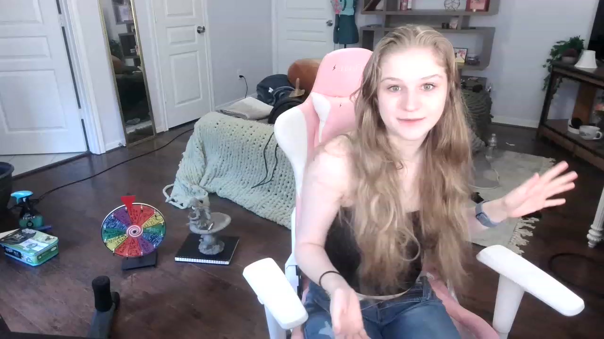 Gallery image thumbnail from Bunnydathug's myfreecams stream on, 12/12/2022, 15:58 image 9 of 20