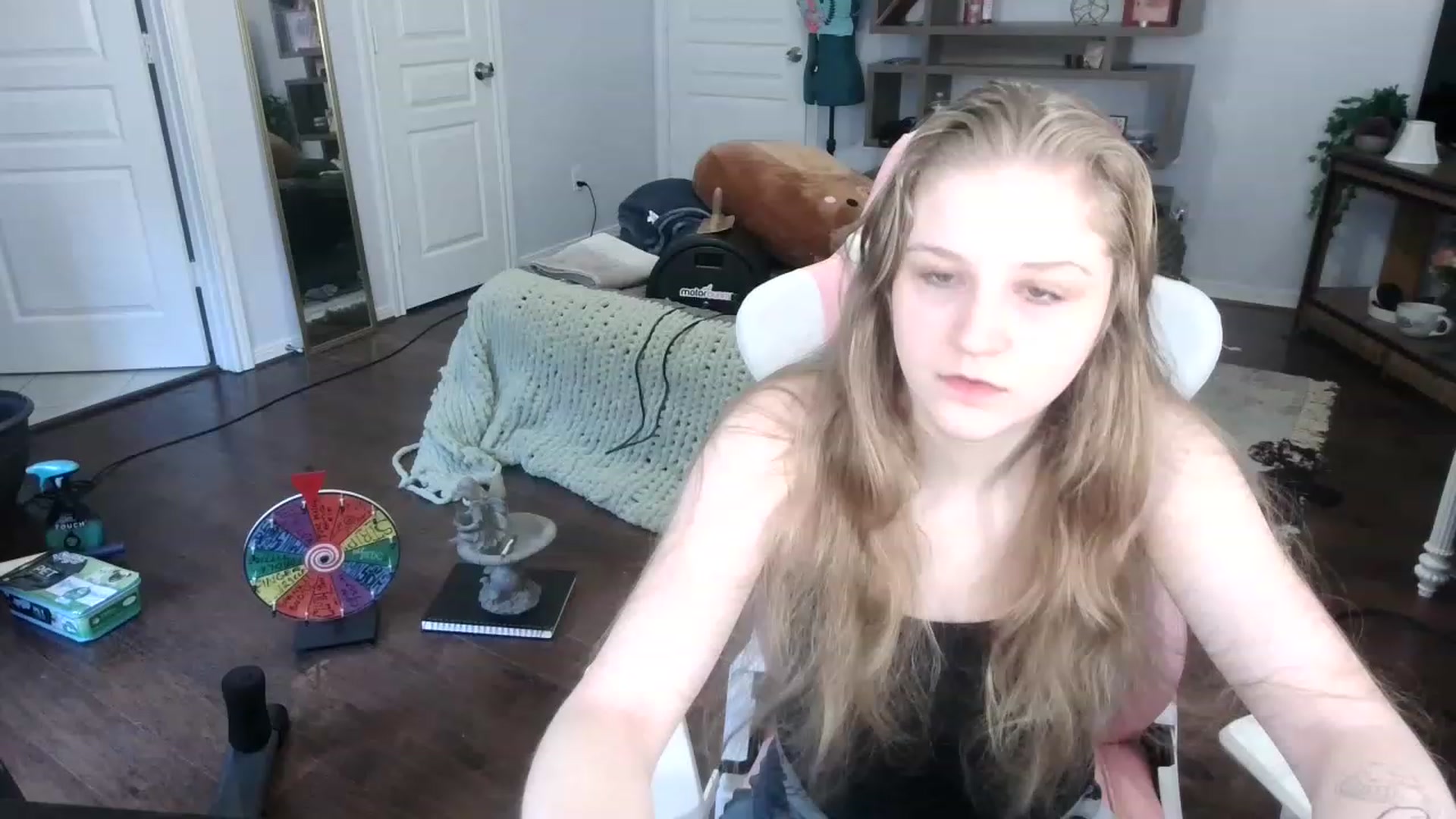 Gallery image thumbnail from Bunnydathug's myfreecams stream on, 12/12/2022, 15:58 image 6 of 20