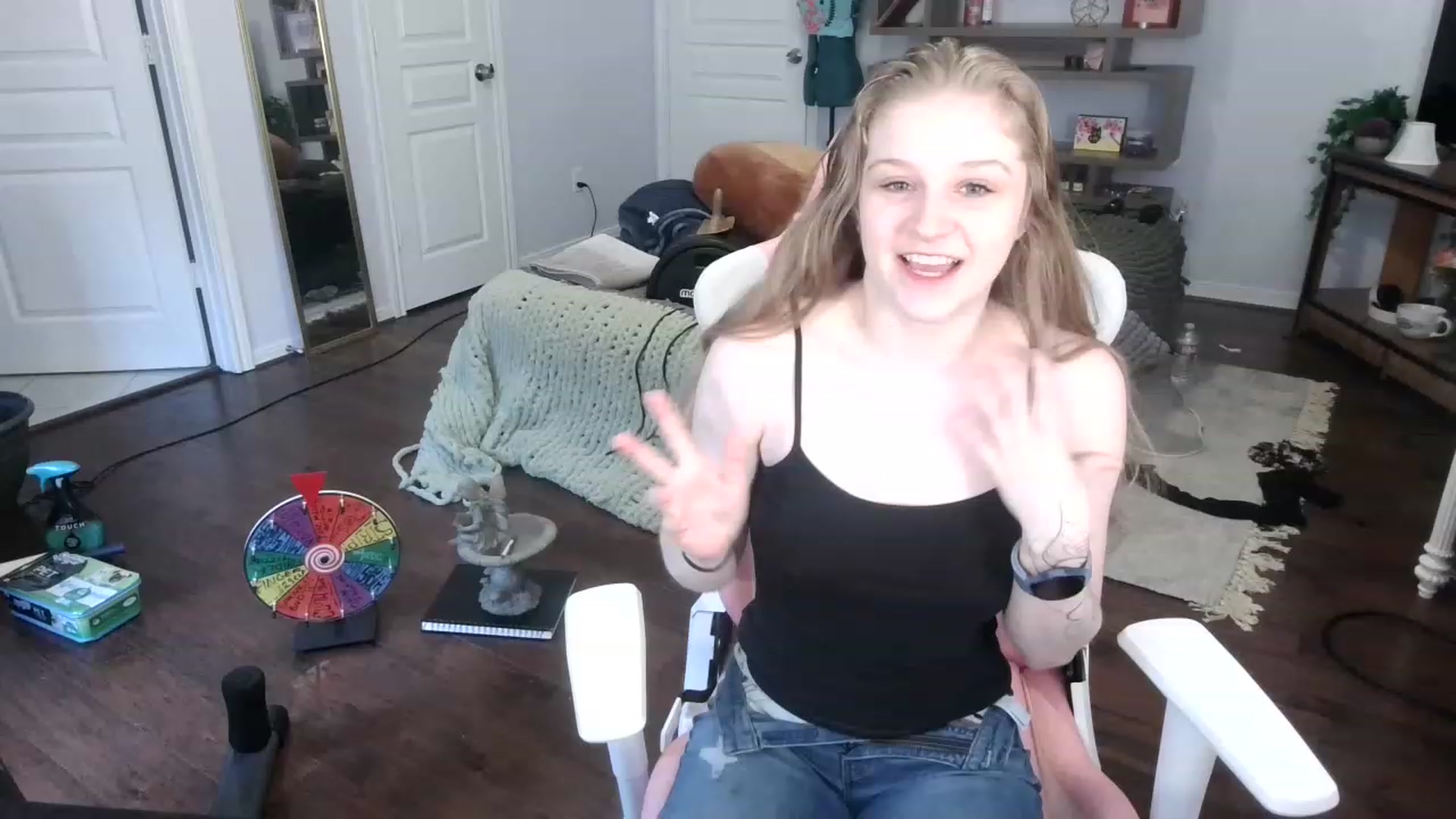 Gallery image thumbnail from Bunnydathug's myfreecams stream on, 12/12/2022, 15:58 image 5 of 20