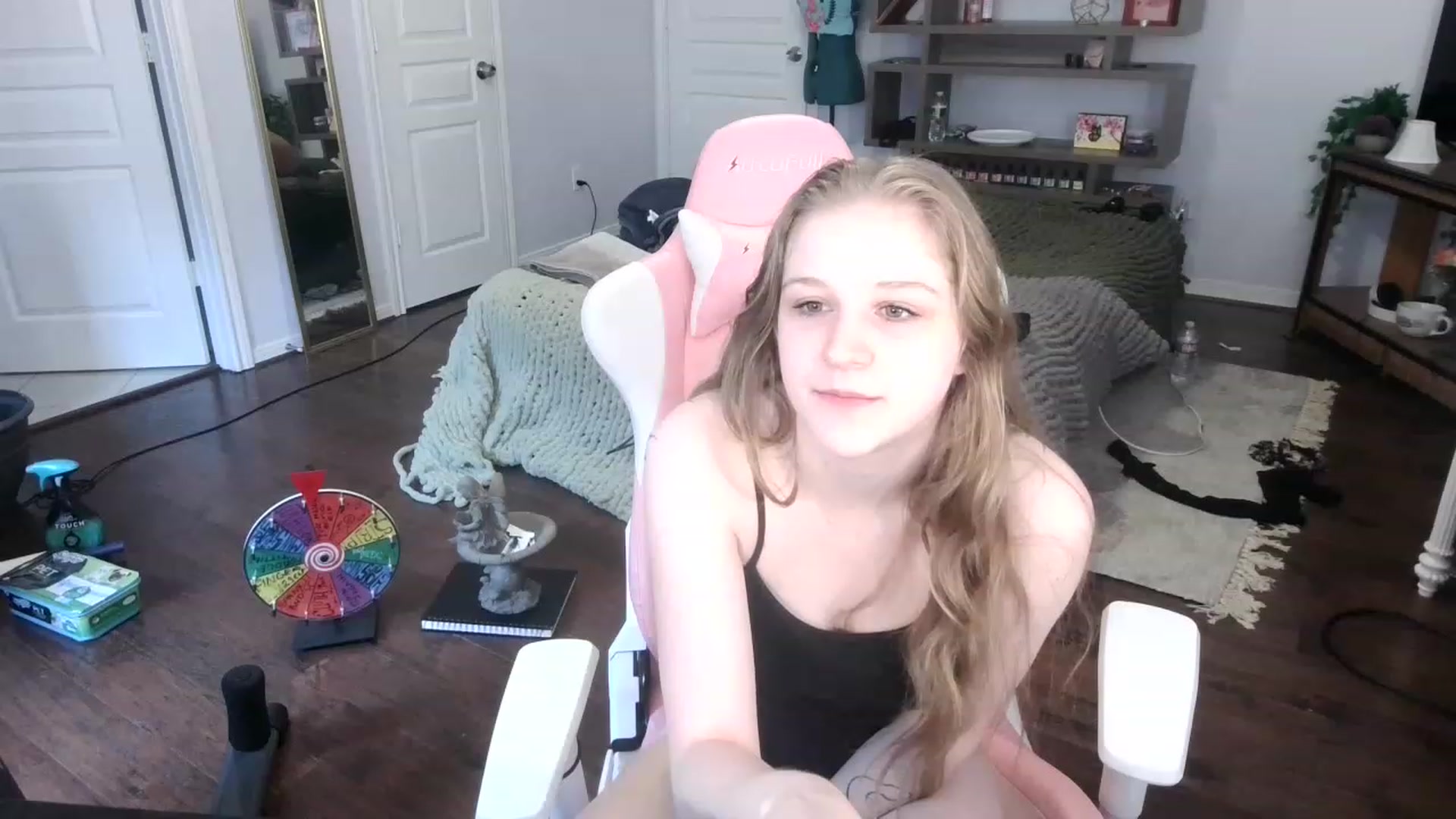 Gallery image thumbnail from Bunnydathug's myfreecams stream on, 12/12/2022, 19:20 image 3 of 20