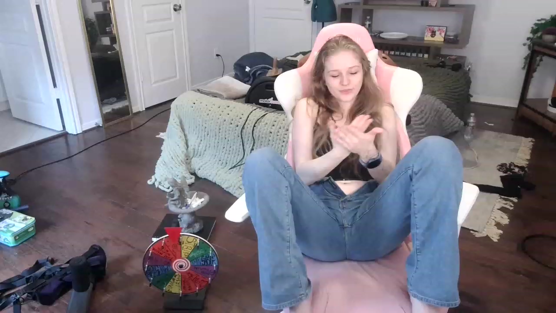 Gallery image thumbnail from Bunnydathug's myfreecams stream on, 12/12/2022, 19:20 image 12 of 20