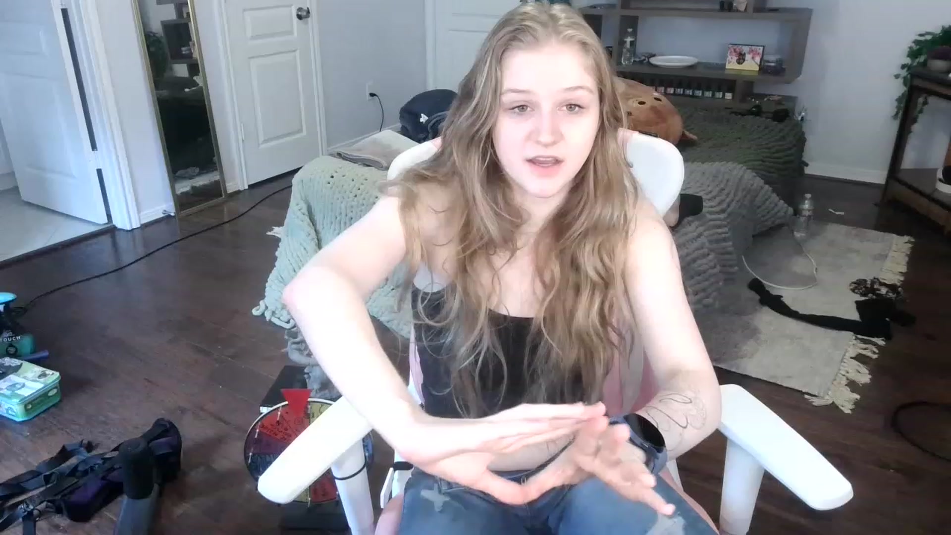 Gallery image thumbnail from Bunnydathug's myfreecams stream on, 12/12/2022, 19:20 image 13 of 20