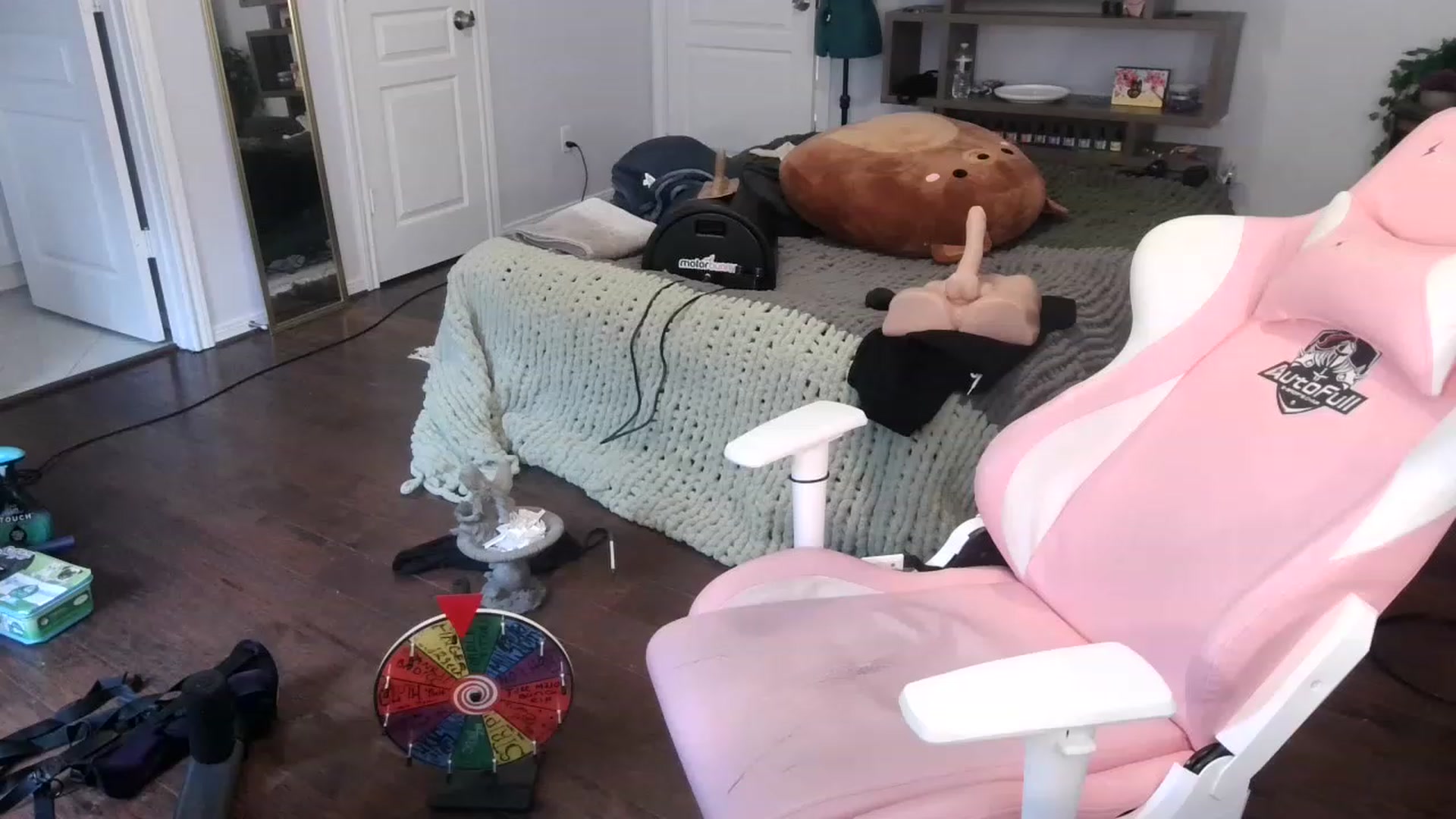 Gallery image thumbnail from Bunnydathug's myfreecams stream on, 12/12/2022, 20:33 image 5 of 20