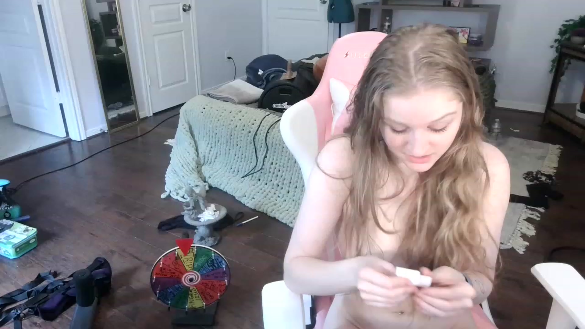 Gallery image thumbnail from Bunnydathug's myfreecams stream on, 12/12/2022, 20:33 image 3 of 20