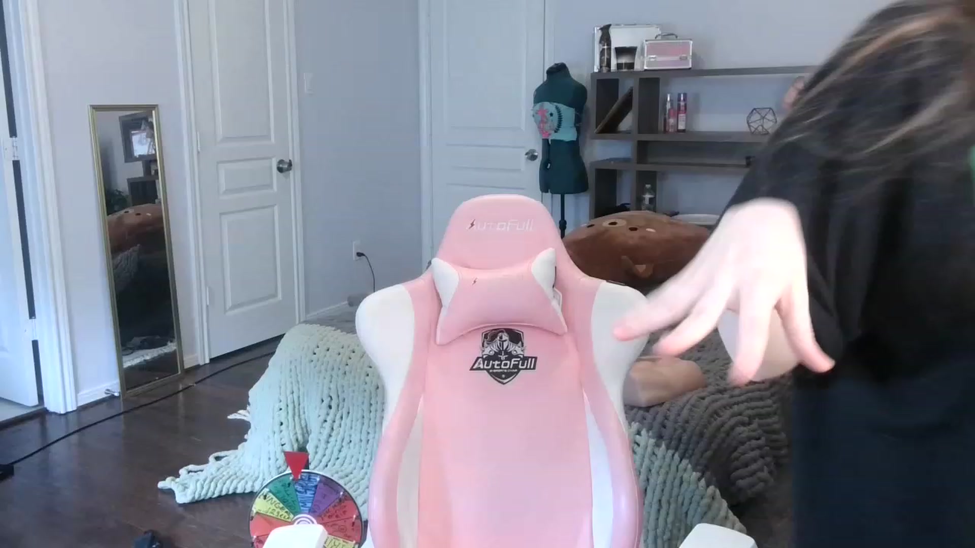 Gallery image thumbnail from Bunnydathug's myfreecams stream on, 12/18/2022, 21:31 image 3 of 20