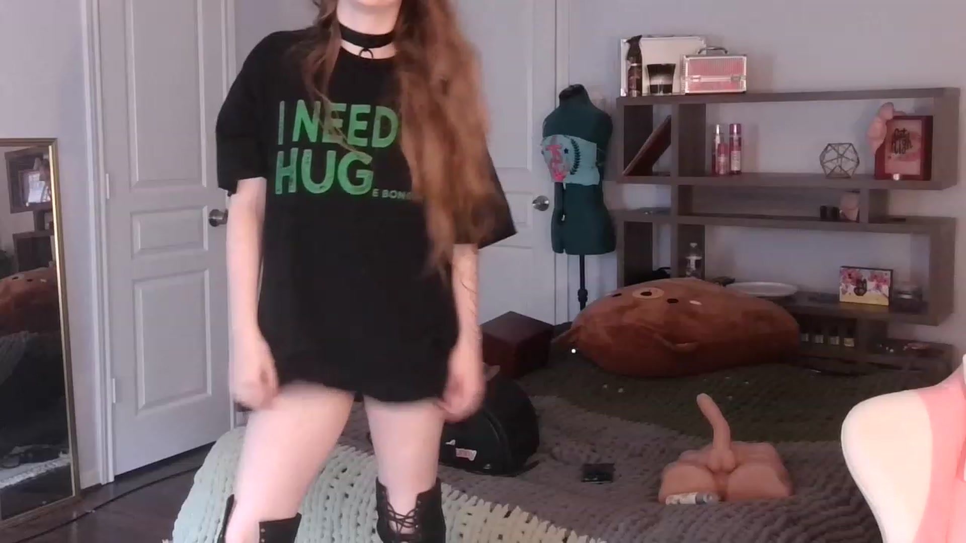 Gallery image thumbnail from Bunnydathug's myfreecams stream on, 12/18/2022, 21:31 image 11 of 20