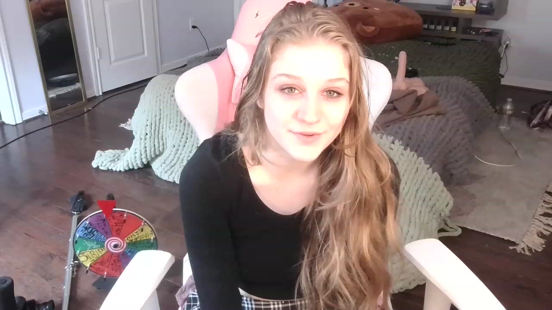 Gallery image thumbnail from Bunnydathug's myfreecams stream on, 12/20/2022, 19:43 image 14 of 20