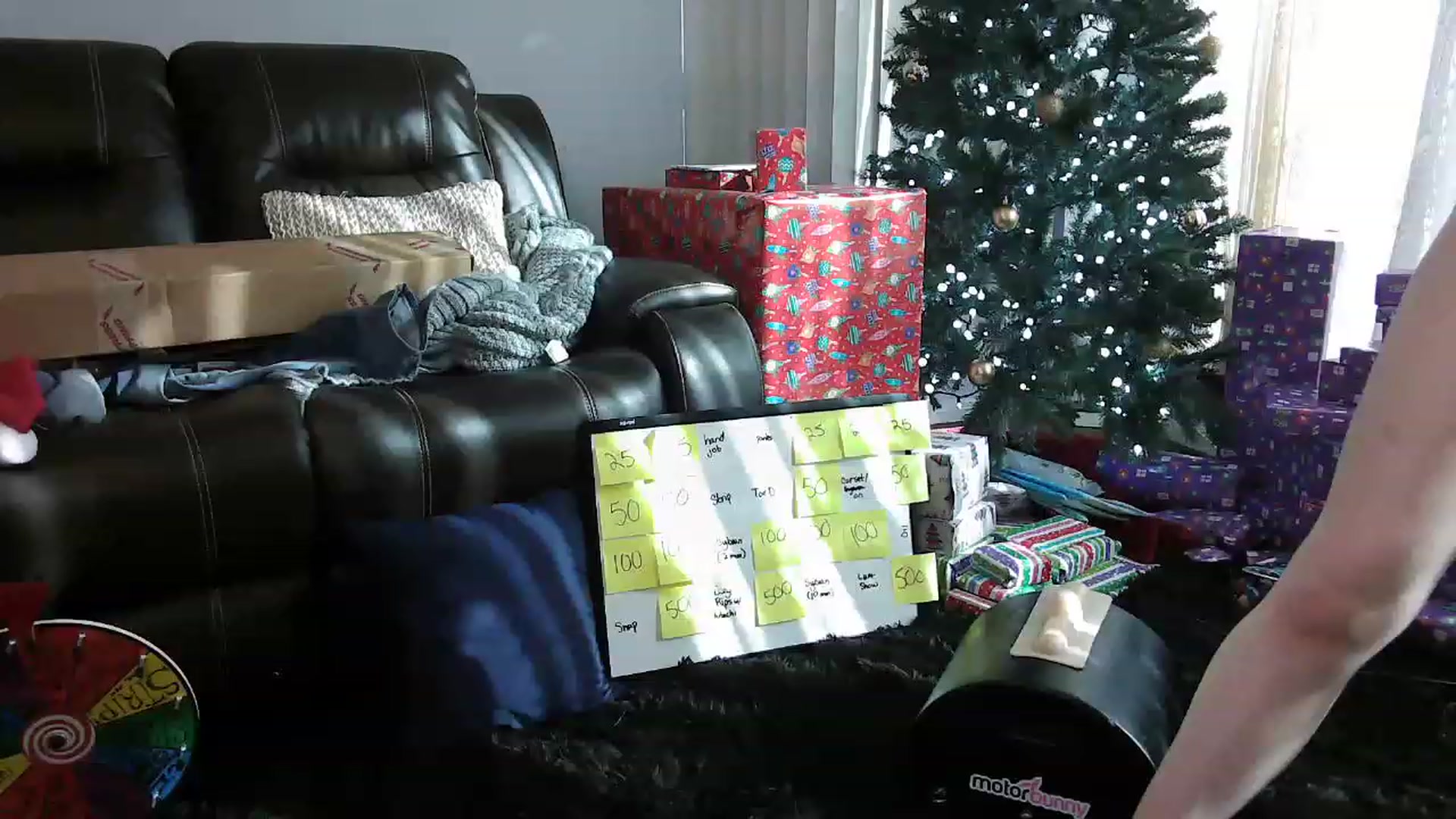 Gallery image thumbnail from Bunnydathug's myfreecams stream on, 12/23/2022, 20:39 image 15 of 20