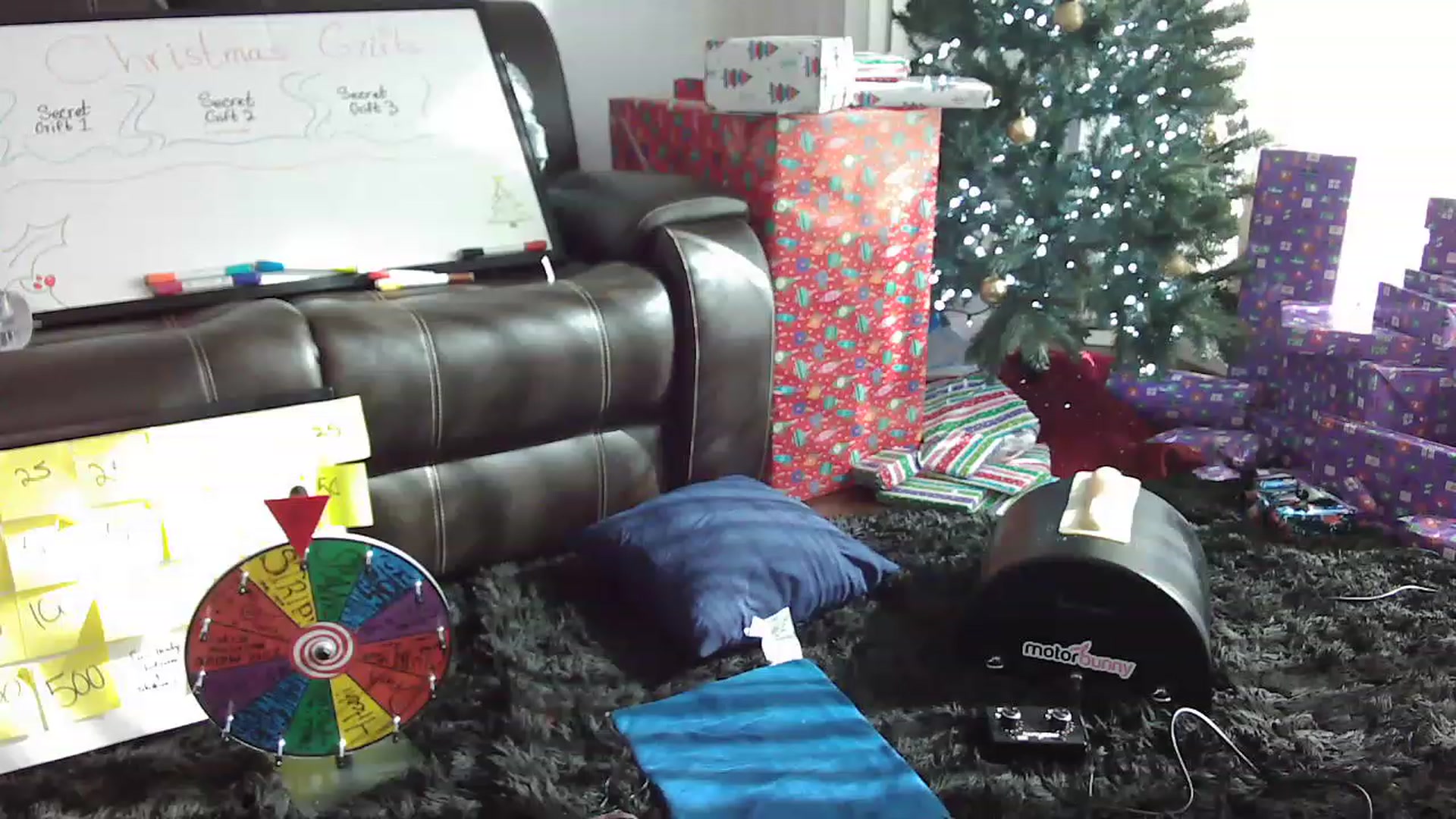 Gallery image thumbnail from Bunnydathug's myfreecams stream on, 12/24/2022, 19:32 image 10 of 20