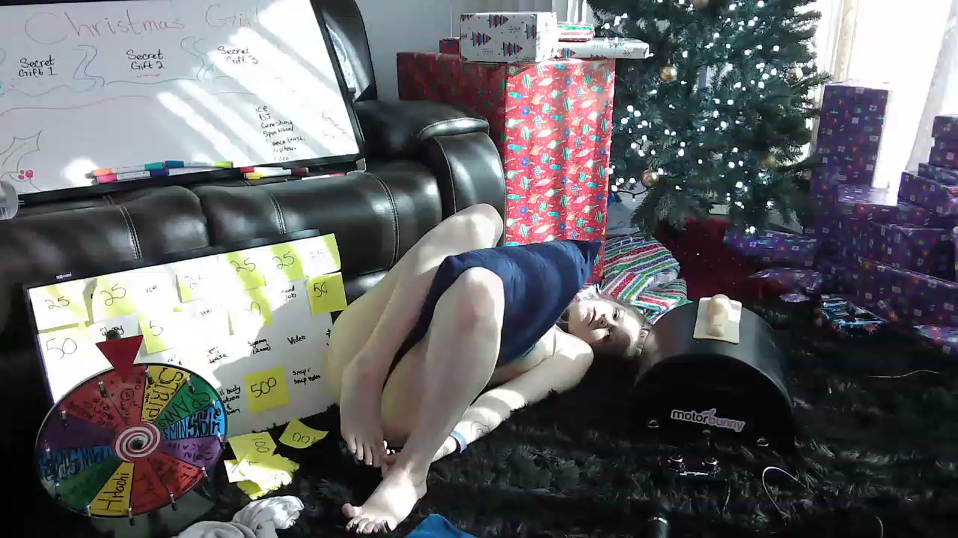 Gallery image thumbnail from Bunnydathug's myfreecams stream on, 12/24/2022, 21:59 image 3 of 20