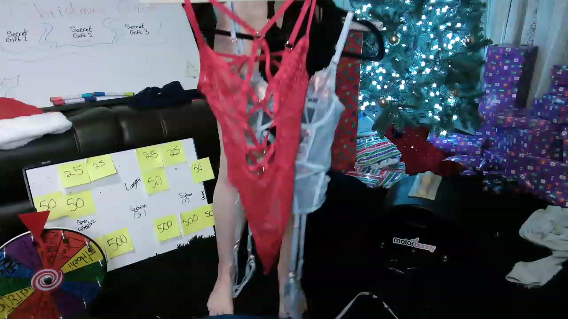 Gallery image thumbnail from Bunnydathug's myfreecams stream on, 12/25/2022, 06:15 image 8 of 20