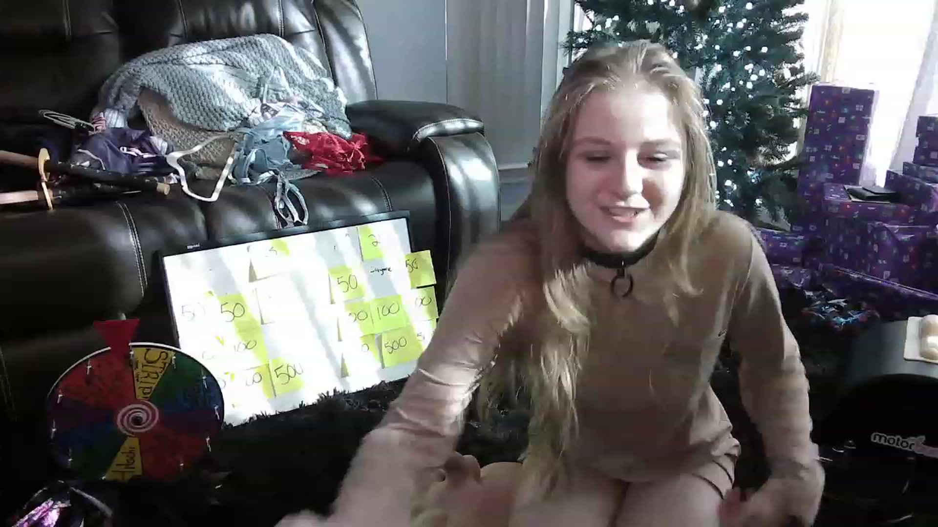 Gallery image thumbnail from Bunnydathug's myfreecams stream on, 12/25/2022, 22:19 image 13 of 20