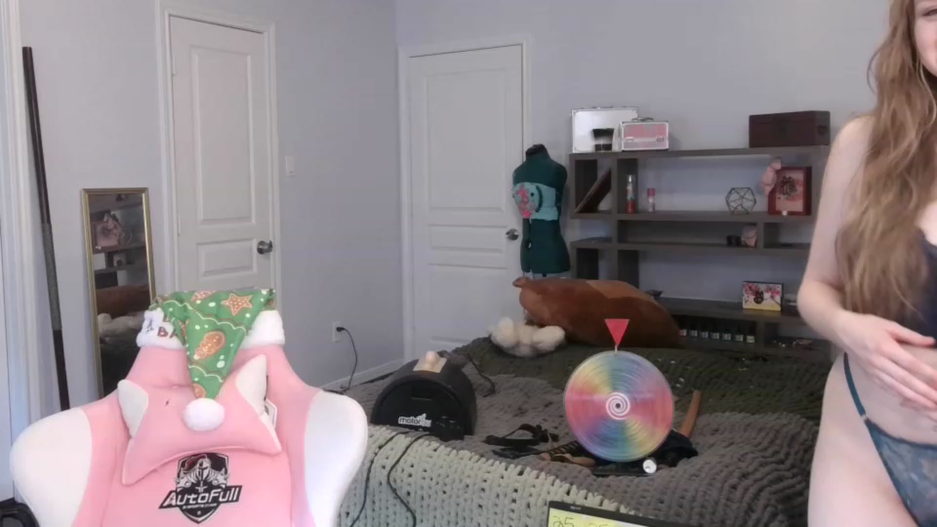 Gallery image thumbnail from Bunnydathug's myfreecams stream on, 12/28/2022, 20:41 image 1 of 20