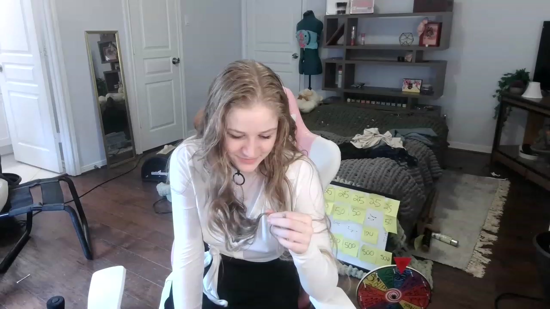 Gallery image thumbnail from Bunnydathug's myfreecams stream on, 12/29/2022, 17:23 image 10 of 20