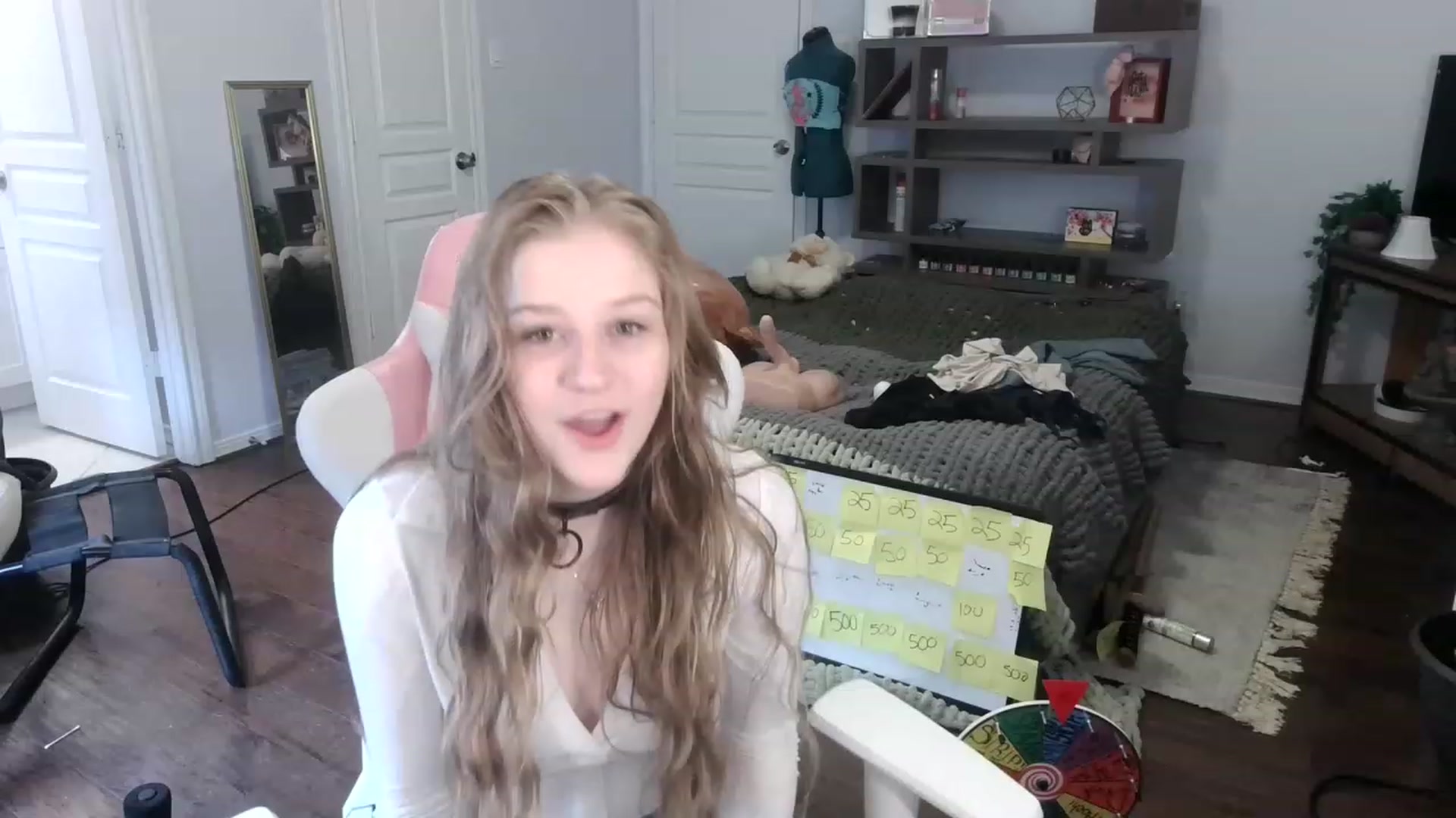 Gallery image thumbnail from Bunnydathug's myfreecams stream on, 12/29/2022, 17:23 image 15 of 20