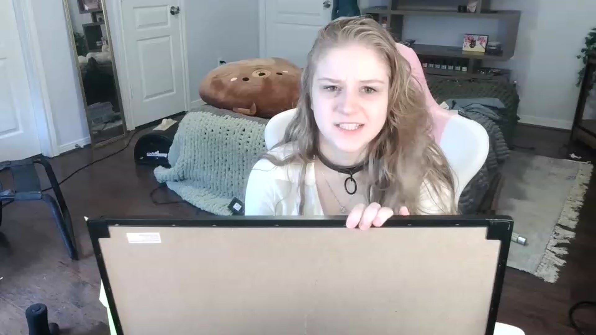 Gallery image thumbnail from Bunnydathug's myfreecams stream on, 12/29/2022, 19:29 image 1 of 20