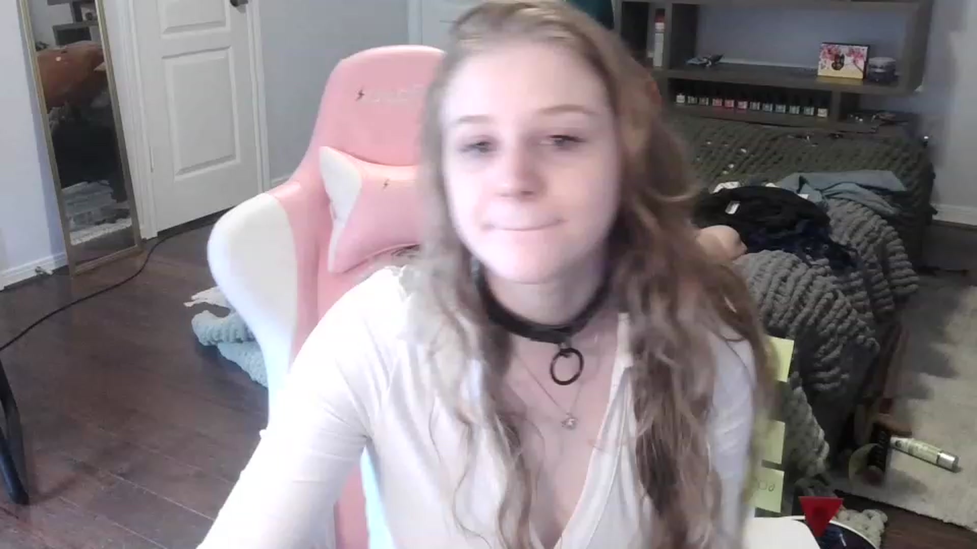 Gallery image thumbnail from Bunnydathug's myfreecams stream on, 12/29/2022, 19:29 image 20 of 20
