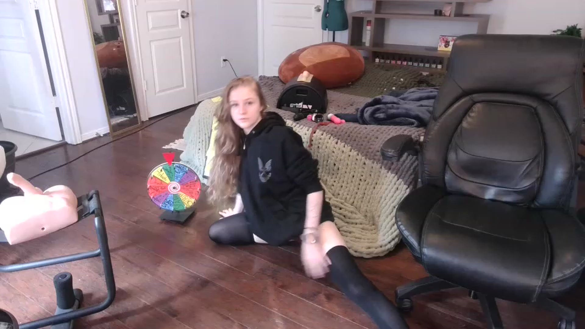 Gallery image thumbnail from Bunnydathug's myfreecams stream on, 01/08/2023, 16:56 image 16 of 20