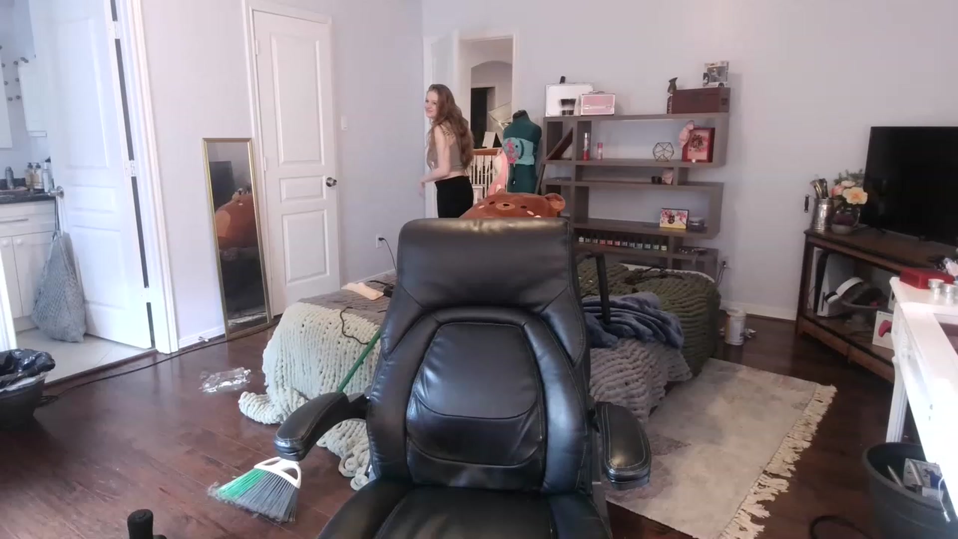 Gallery image thumbnail from Bunnydathug's myfreecams stream on, 01/10/2023, 17:20 image 11 of 20