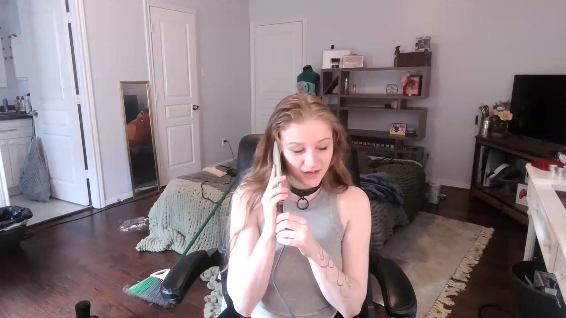 Gallery image thumbnail from Bunnydathug's myfreecams stream on, 01/10/2023, 17:20 image 10 of 20