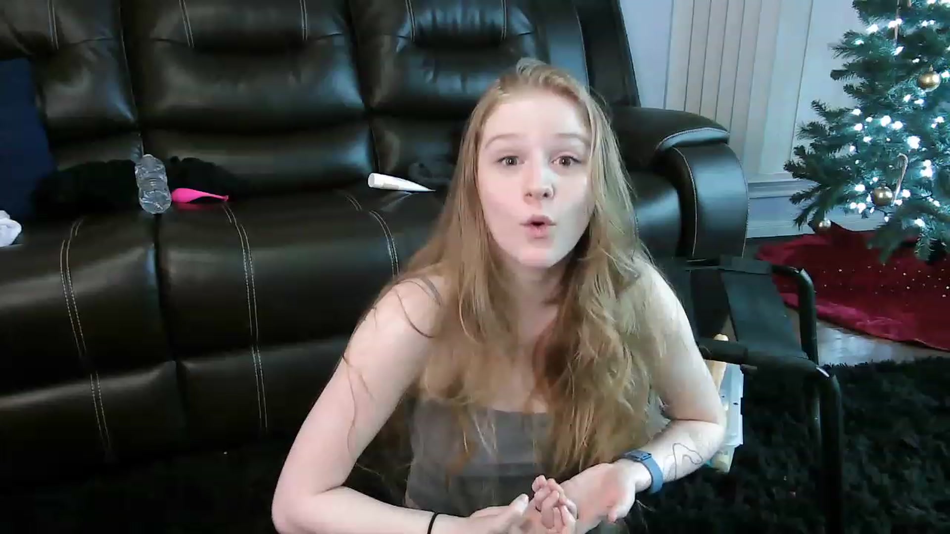 Gallery image thumbnail from Bunnydathug's myfreecams stream on, 01/16/2023, 17:46 image 8 of 20