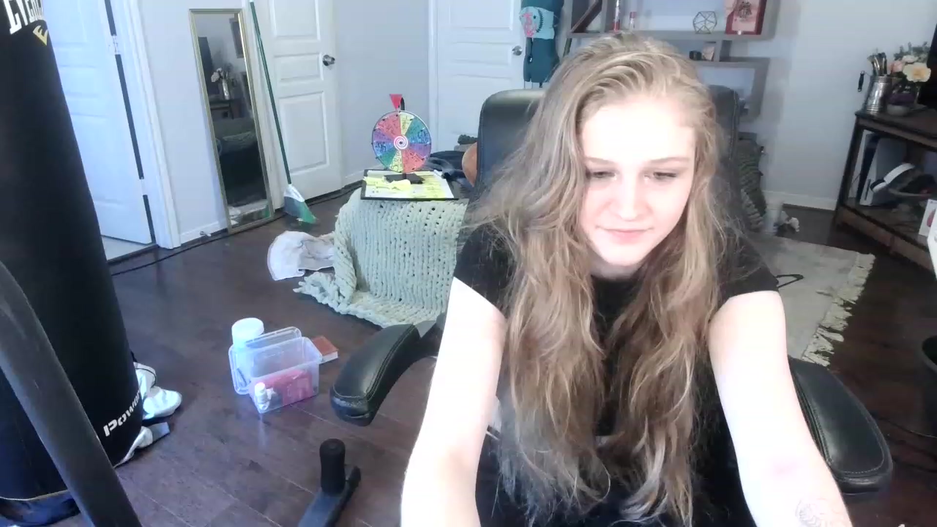 Gallery image thumbnail from Bunnydathug's myfreecams stream on, 01/19/2023, 18:38 image 19 of 20