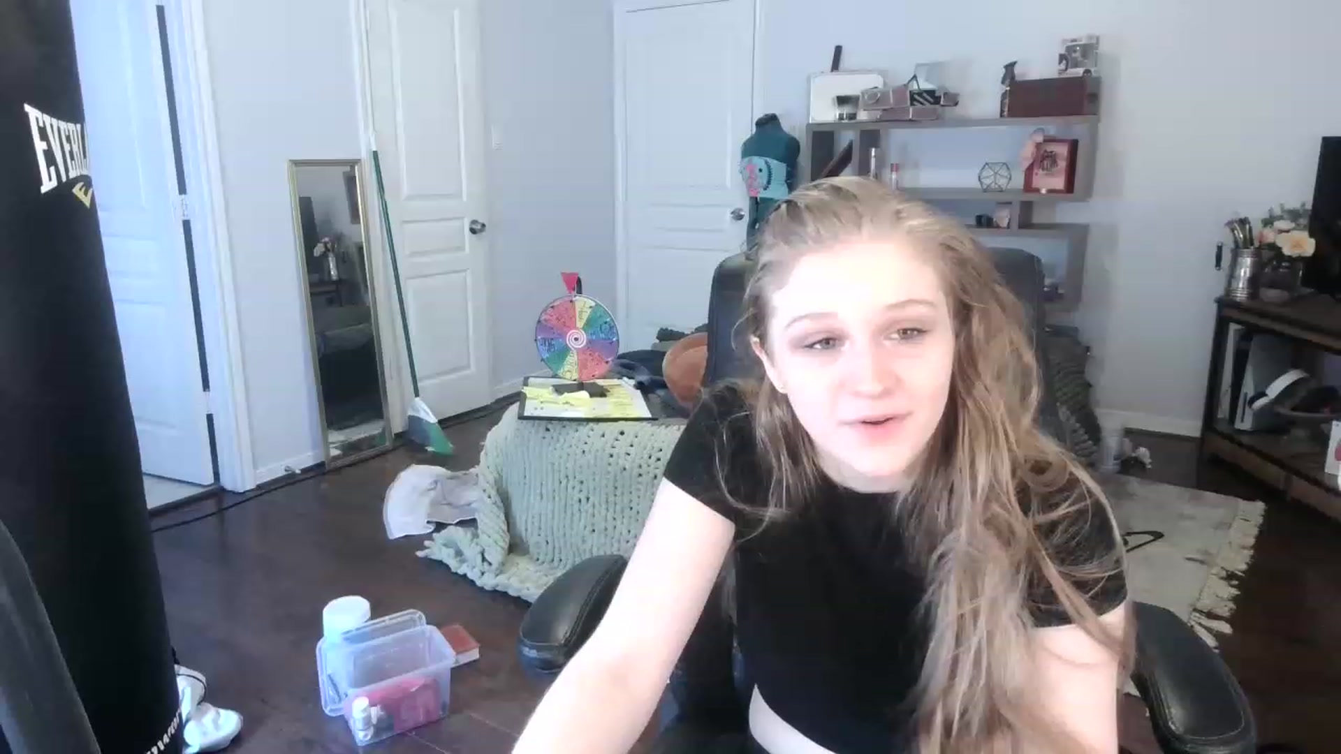 Gallery image thumbnail from Bunnydathug's myfreecams stream on, 01/19/2023, 18:38 image 4 of 20