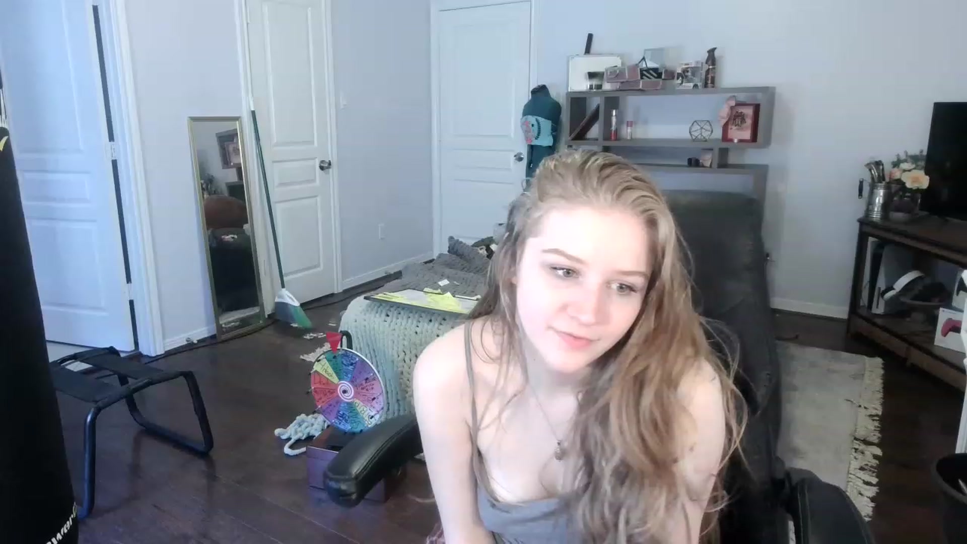 Gallery image thumbnail from Bunnydathug's myfreecams stream on, 01/22/2023, 18:12 image 11 of 20