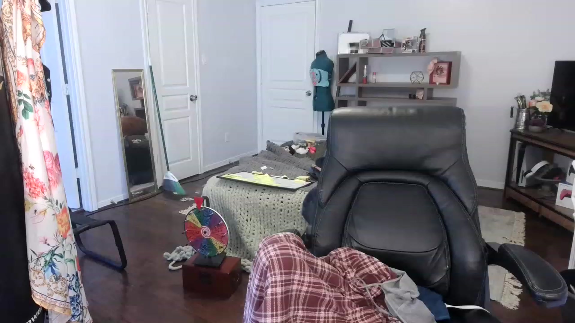 Gallery image thumbnail from Bunnydathug's myfreecams stream on, 01/22/2023, 18:12 image 14 of 20