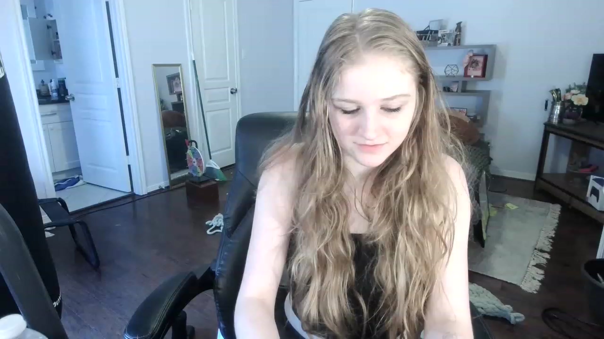 Gallery image thumbnail from Bunnydathug's myfreecams stream on, 01/26/2023, 19:27 image 8 of 20
